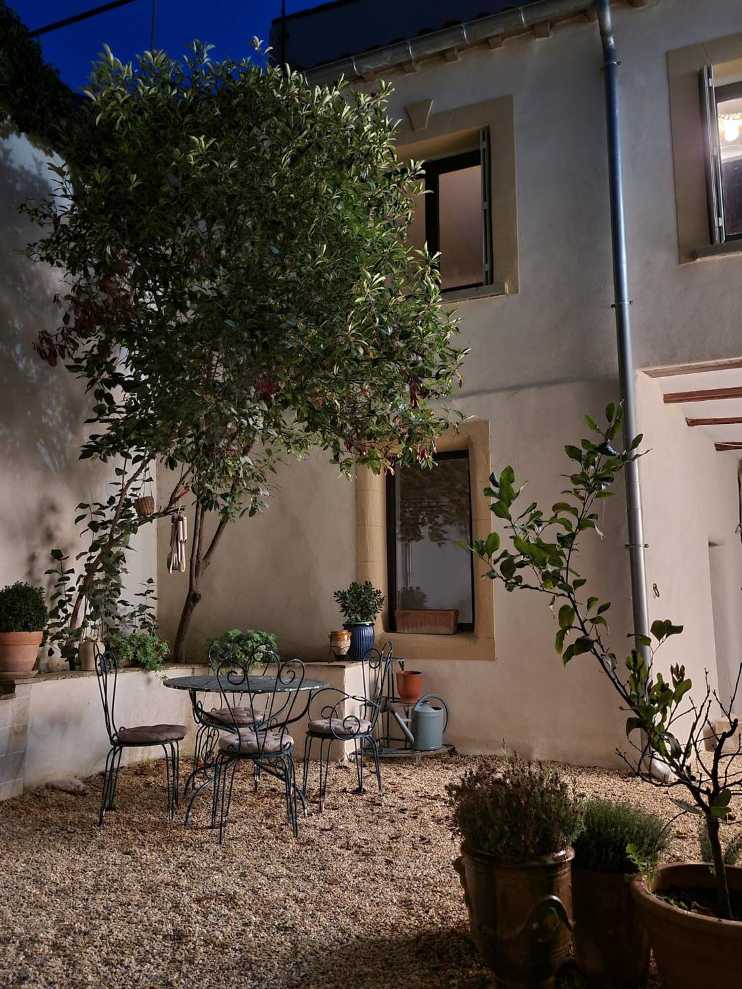 Appartement Les Songes D'Augustine à Aigues-Vives  Extérieur photo