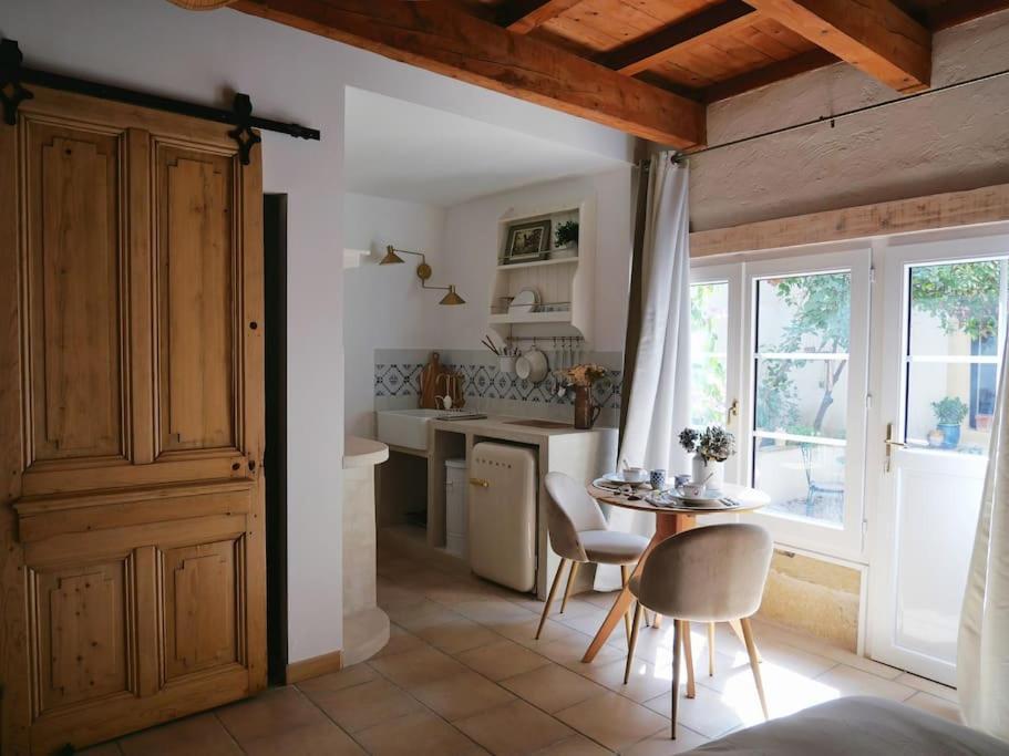 Appartement Les Songes D'Augustine à Aigues-Vives  Extérieur photo